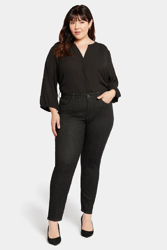 Le Silhouette Sheri Slim Jeans In Plus Size - Eternity